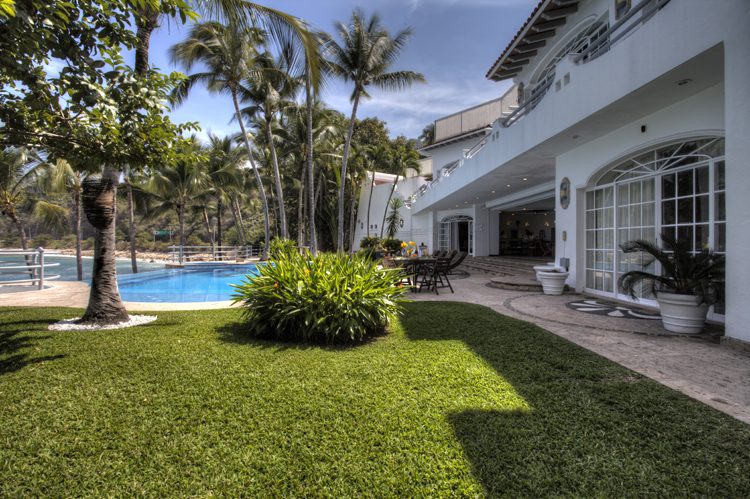 La Mansion photo 15