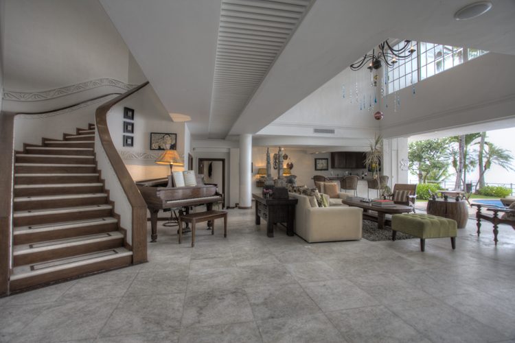 La Mansion photo 61