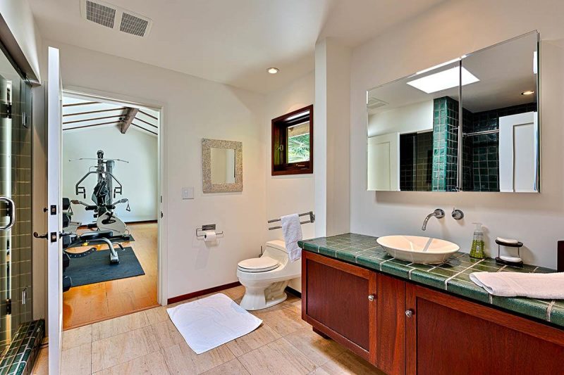 Birdview Beachfront Villa photo 29